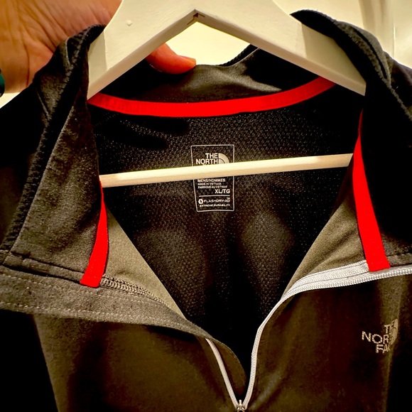 The North Face Men's Black Top Large - Picture 2 of 9